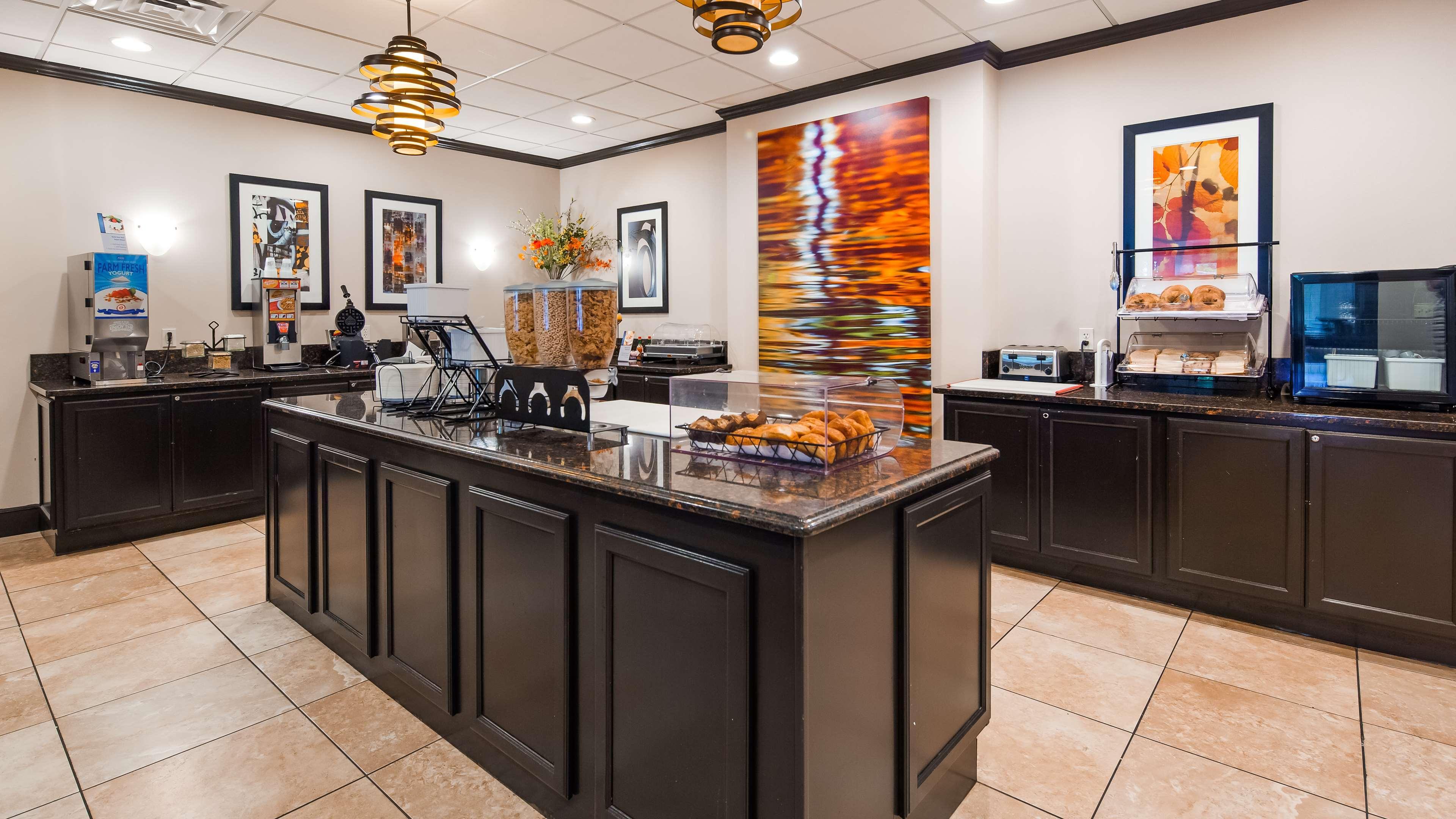 Best Western Executive Hotel New Haven-West Haven Exterior photo