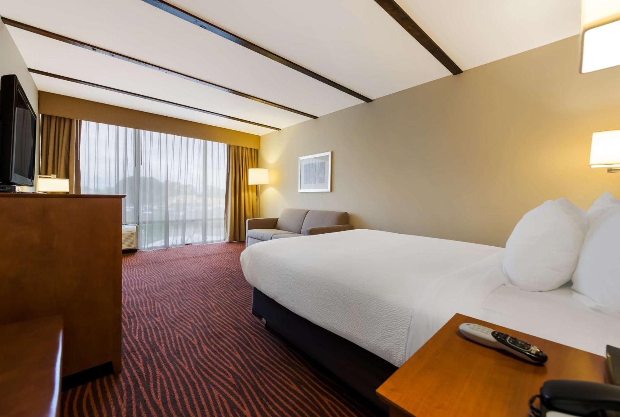 Best Western Executive Hotel New Haven-West Haven Exterior photo